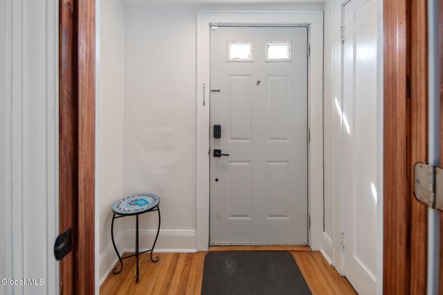 19 Fordham Court, Albany, NY 12209
