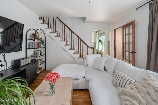 19 Fordham Court, Albany, NY 12209