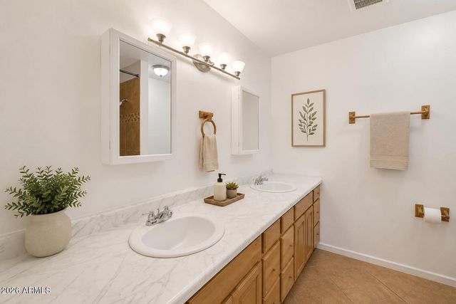 7 S CATALINA Street, Gilbert, AZ 85233