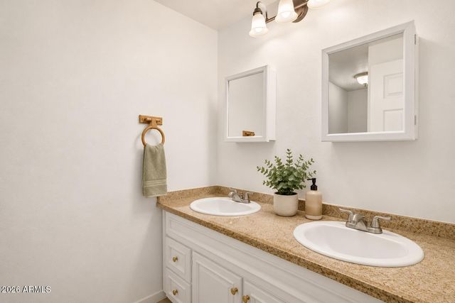 7 S CATALINA Street, Gilbert, AZ 85233