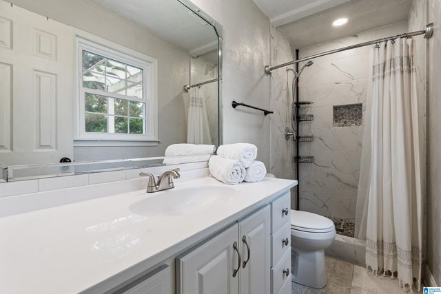 374 VALLEY LANE, Warrior, AL 35180