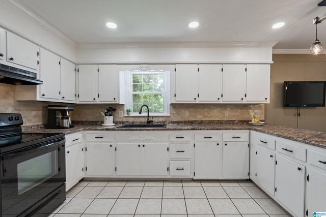 374 VALLEY LANE, Warrior, AL 35180