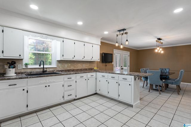374 VALLEY LANE, Warrior, AL 35180