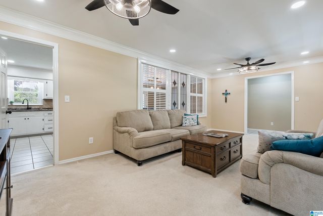 374 VALLEY LANE, Warrior, AL 35180