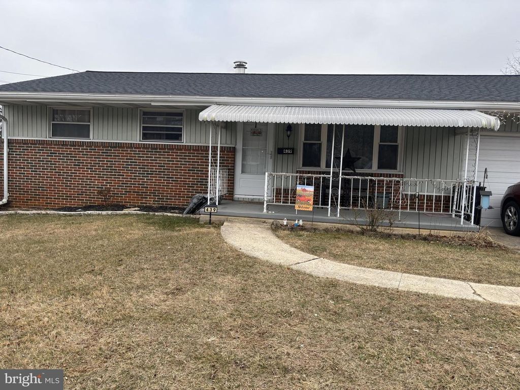 439 N LOMBARD ST, Dallastown, PA 17313