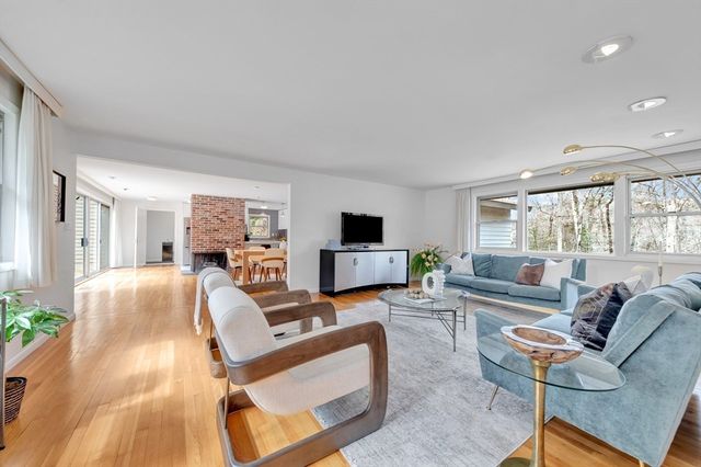 85 The Valley Rd, Concord, MA 01742