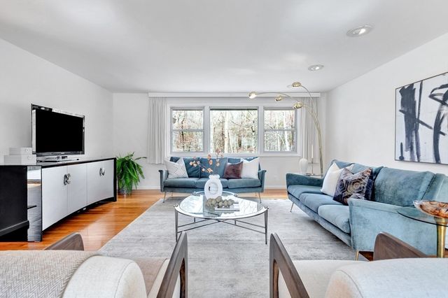 85 The Valley Rd, Concord, MA 01742