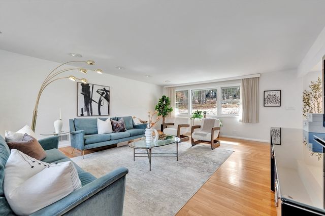 85 The Valley Rd, Concord, MA 01742