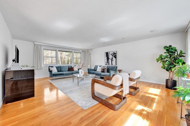 85 The Valley Rd, Concord, MA 01742