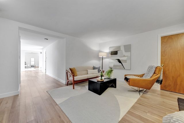 85 The Valley Rd, Concord, MA 01742