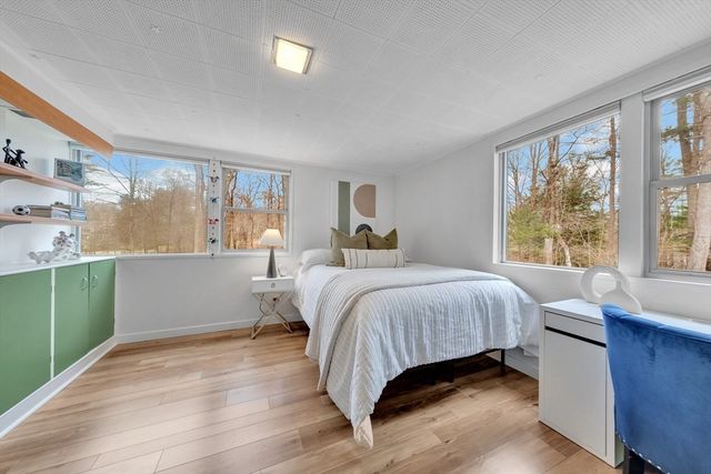 85 The Valley Rd, Concord, MA 01742