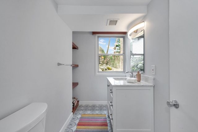 85 The Valley Rd, Concord, MA 01742