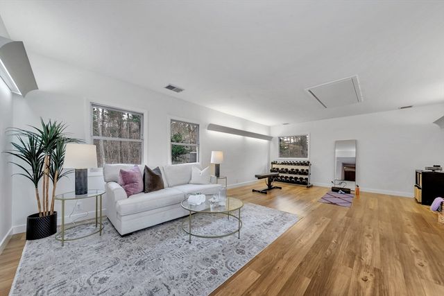 85 The Valley Rd, Concord, MA 01742