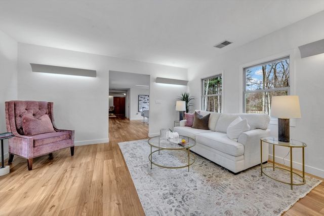 85 The Valley Rd, Concord, MA 01742