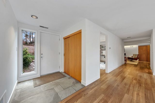 85 The Valley Rd, Concord, MA 01742