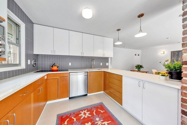 85 The Valley Rd, Concord, MA 01742