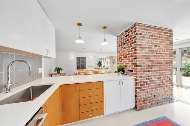 85 The Valley Rd, Concord, MA 01742