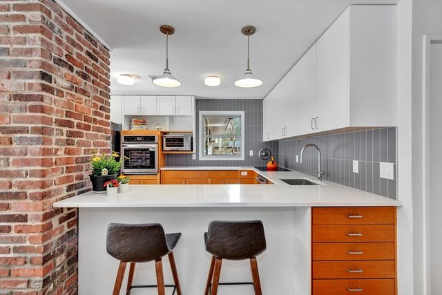 85 The Valley Rd, Concord, MA 01742