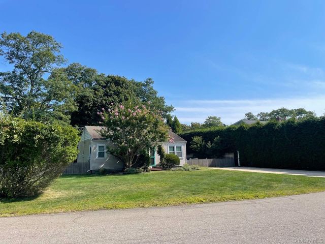 30 Maple Street, Westhampton Beach, NY 11978