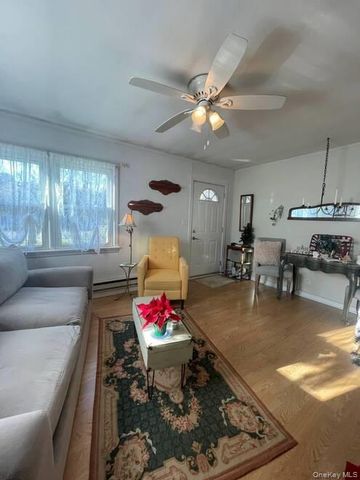 30 Maple Street, Westhampton Beach, NY 11978