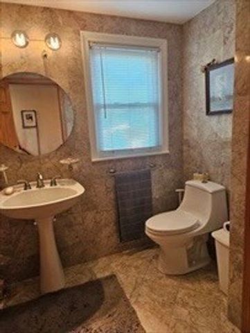15 Eliot Rd 15, Needham, MA 02492