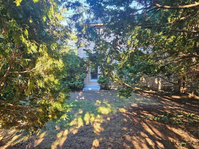 15 Eliot Rd 15, Needham, MA 02492