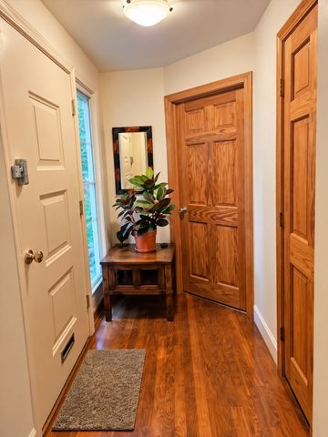 15 Eliot Rd 15, Needham, MA 02492