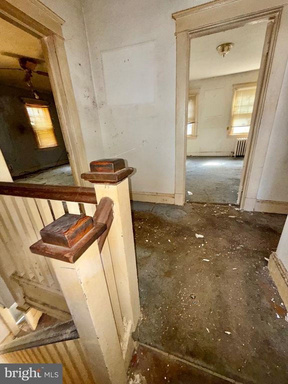 Image 10 of property listing at 5112 NORWOOD RD, Baltimore, MD 21212