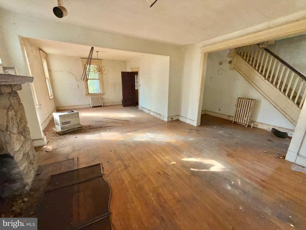 Image 2 of property listing at 5112 NORWOOD RD, Baltimore, MD 21212