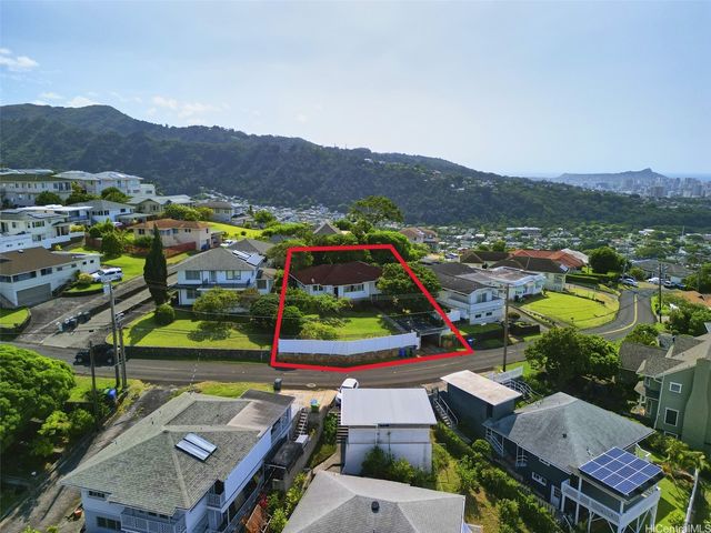 1556 Alewa Drive, Honolulu, HI 96817