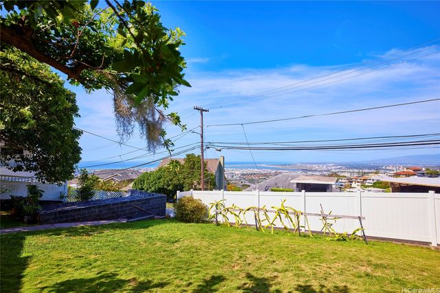 1556 Alewa Drive, Honolulu, HI 96817