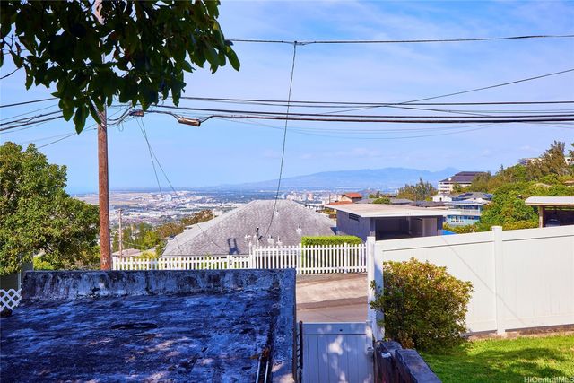 1556 Alewa Drive, Honolulu, HI 96817
