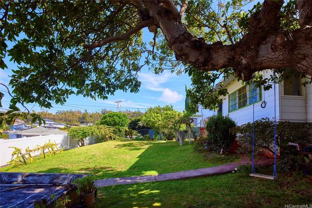 1556 Alewa Drive, Honolulu, HI 96817