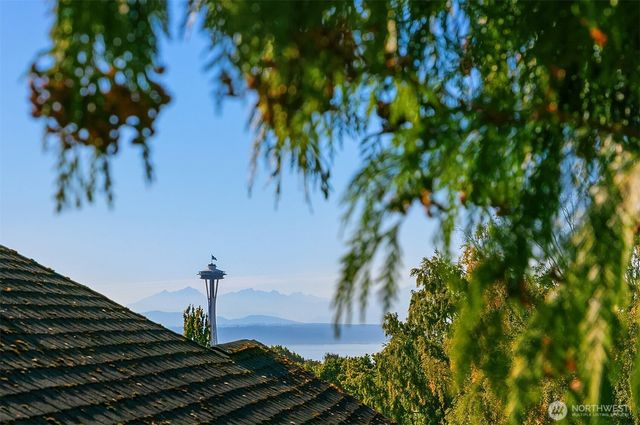 1206 E Republican Street, Seattle, WA 98102