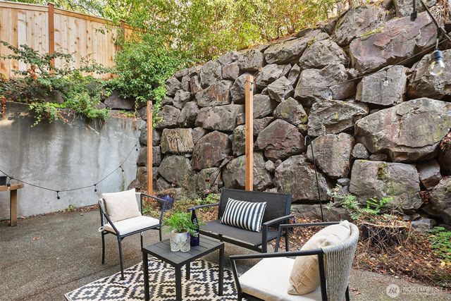 1206 E Republican Street, Seattle, WA 98102