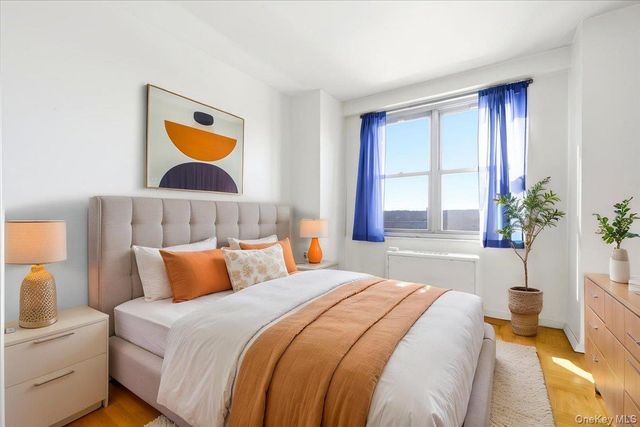 70-25 Yellowstone Boulevard 10Q, Forest Hills, NY 11375