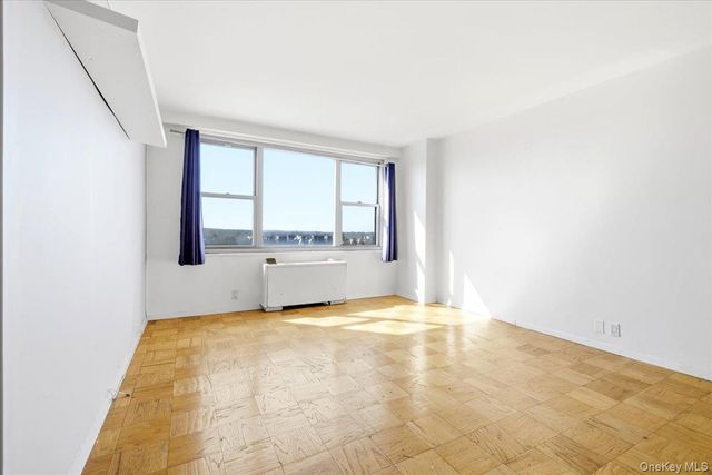 70-25 Yellowstone Boulevard 10Q, Forest Hills, NY 11375