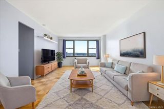 70-25 Yellowstone Boulevard 10Q, Forest Hills, NY 11375