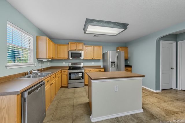 7527 Escada Crest, San Antonio, TX 78254