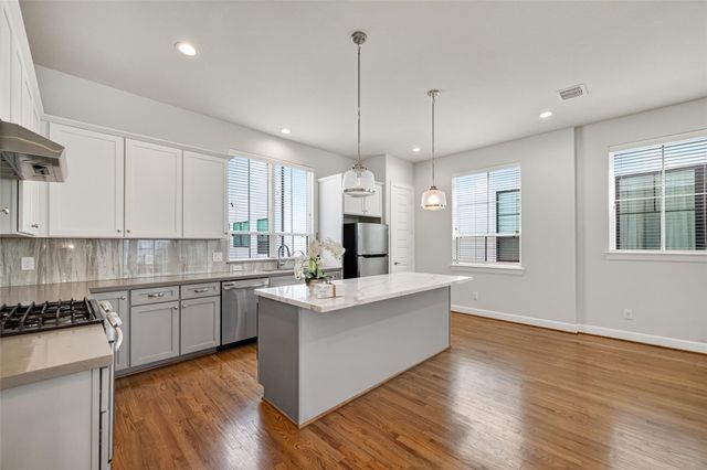 2812 Grand Fountains Drive F, Houston, TX 77054