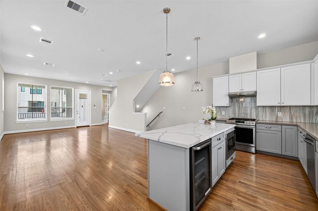2812 Grand Fountains Drive F, Houston, TX 77054