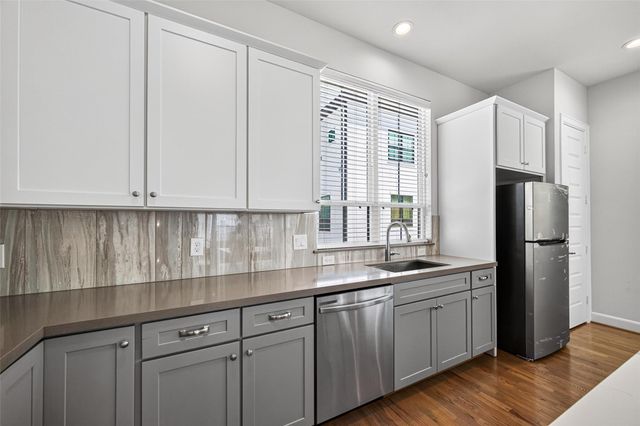 2812 Grand Fountains Drive F, Houston, TX 77054