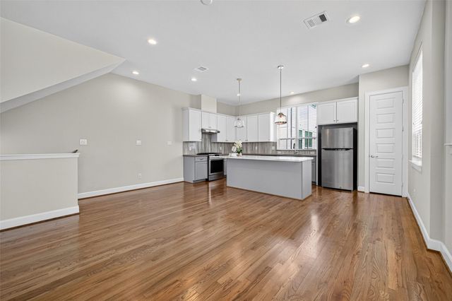 2812 Grand Fountains Drive F, Houston, TX 77054