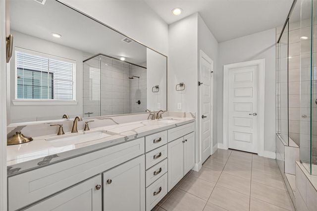 2812 Grand Fountains Drive F, Houston, TX 77054