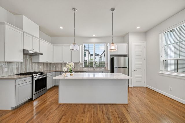 2812 Grand Fountains Drive F, Houston, TX 77054