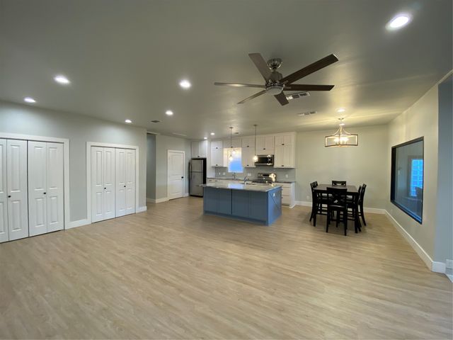 4704 Pershing Avenue, Fort Worth, TX 76107