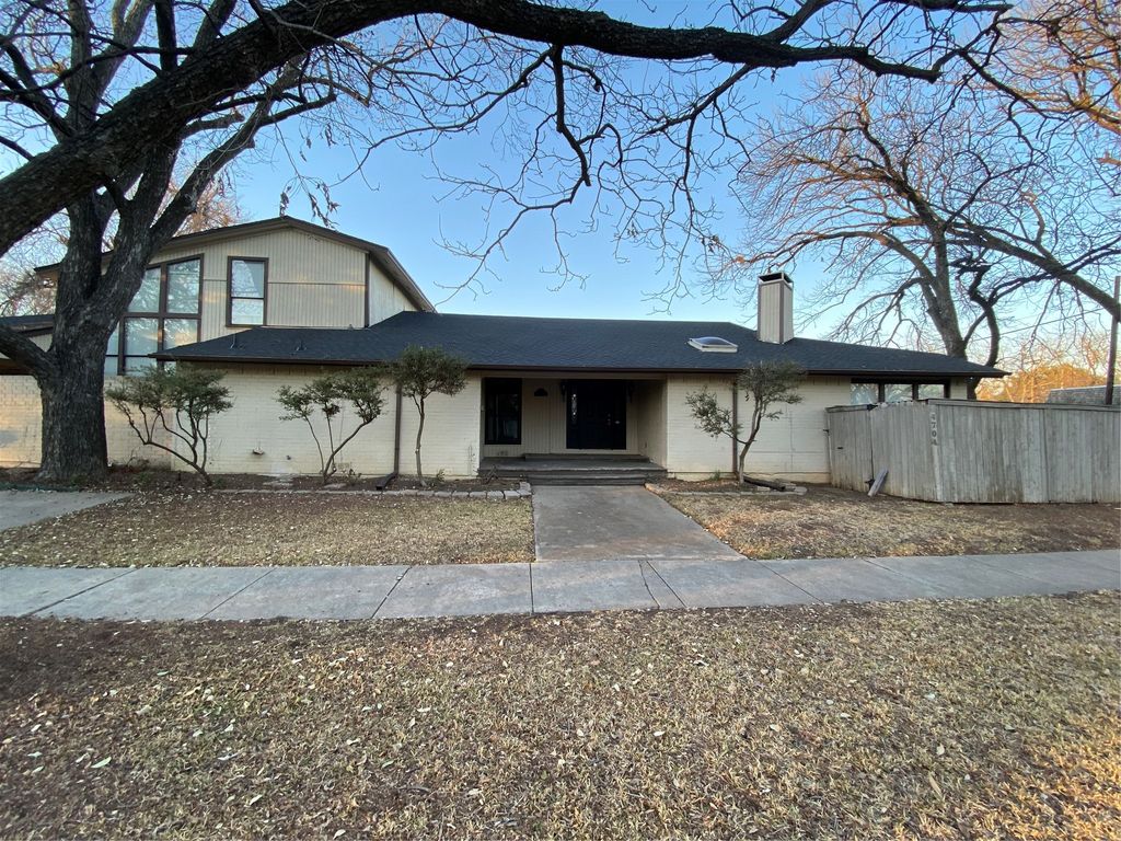 4704 Pershing Avenue, Fort Worth, TX 76107