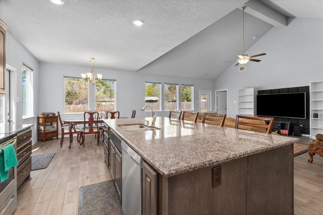 382 W Rollingwood Street, Pinehurst, TX 77362