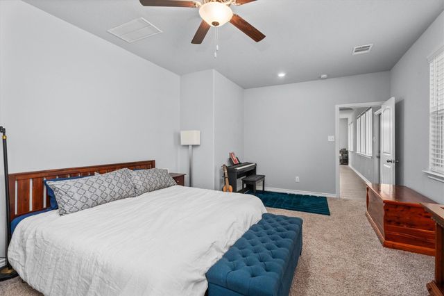 382 W Rollingwood Street, Pinehurst, TX 77362