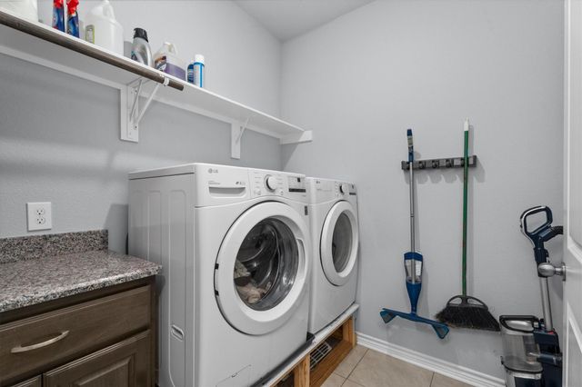 382 W Rollingwood Street, Pinehurst, TX 77362